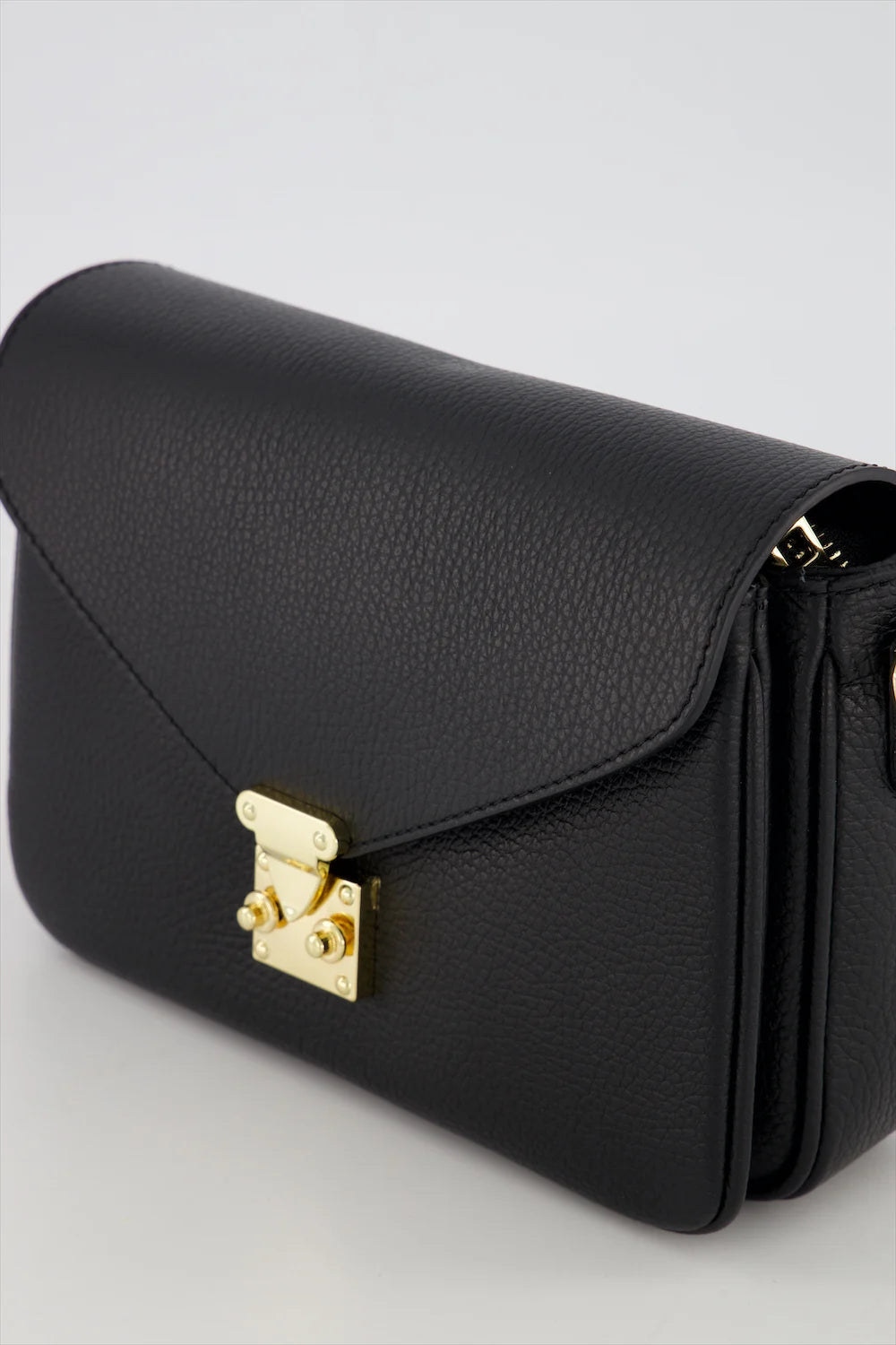 Esther - Crossbody tas - Zwart - D28 - Goudkleurig